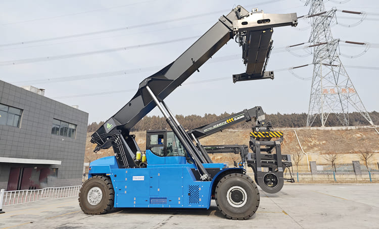 Reach Stacker Truck for Sale in Saudi Arabia